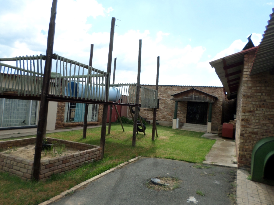 8 Bedroom Property for Sale in Ventersdorp North West